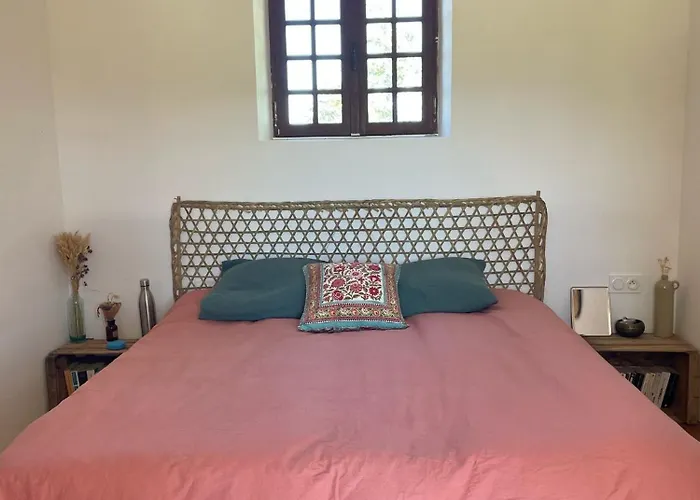 Les Roques * Saint-Vincent-Rive-dʼOlt