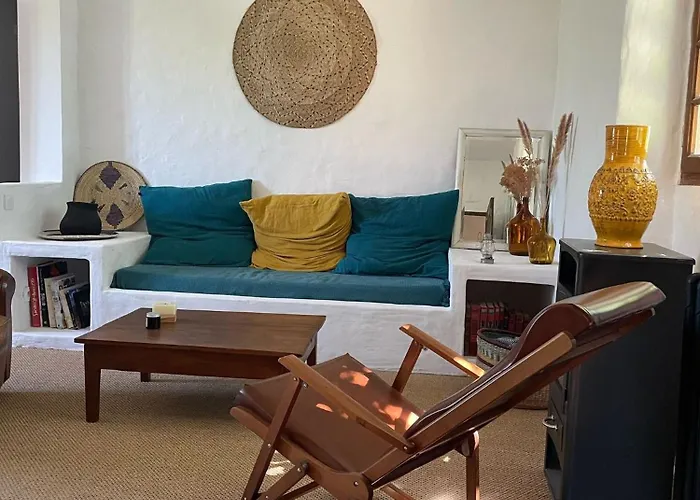 Les Roques Saint-Vincent-Rive-dʼOlt