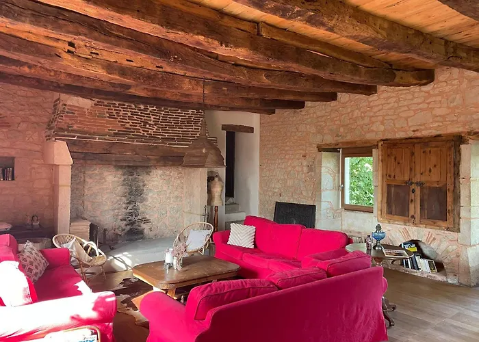 Les Roques Villa Saint-Vincent-Rive-dʼOlt