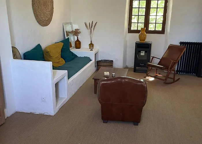 Les Roques Saint-Vincent-Rive-dʼOlt