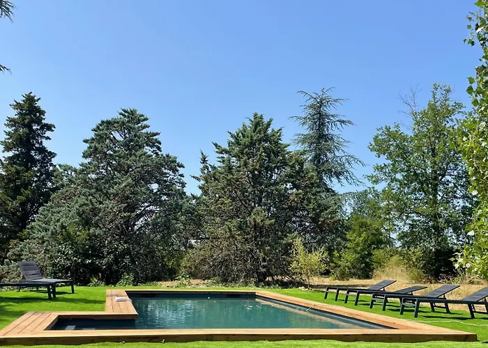 Les Roques * Saint-Vincent-Rive-dʼOlt