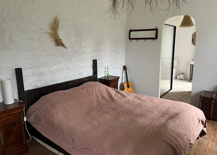 Les Roques Villa Saint-Vincent-Rive-dʼOlt